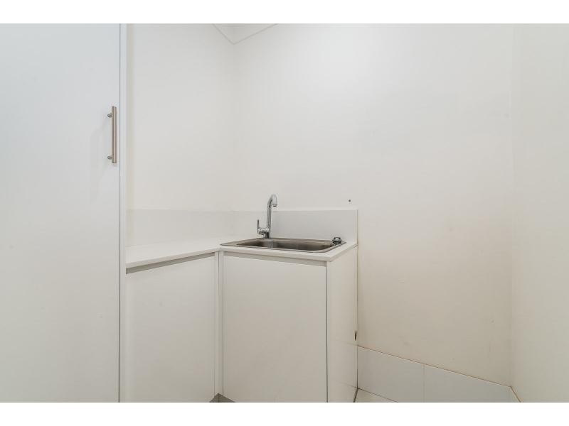 2/46 Bayview Street, Runaway Bay QLD 4216