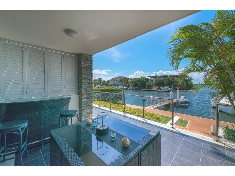 4/27-29 Madang Crescent, Runaway Bay QLD 4216