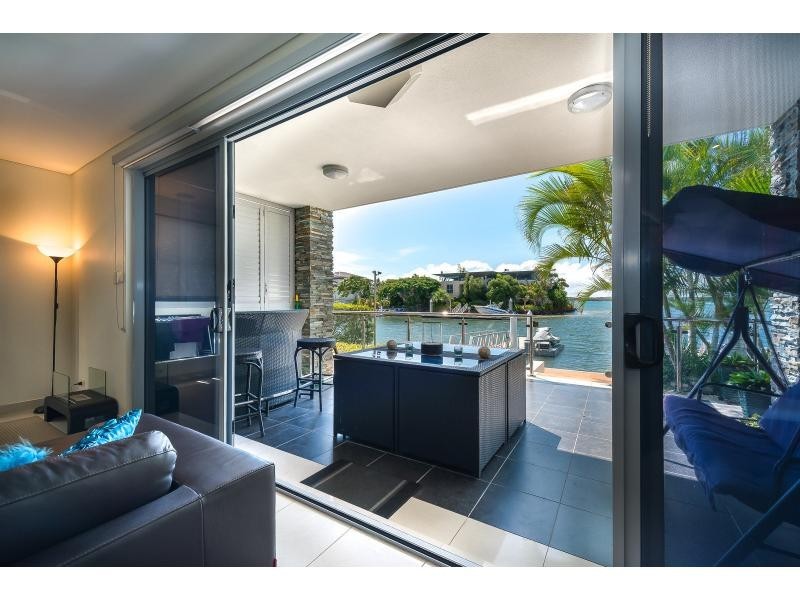 4/27-29 Madang Crescent, Runaway Bay QLD 4216