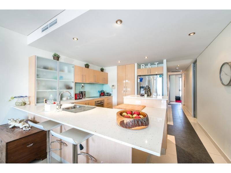 4/27-29 Madang Crescent, Runaway Bay QLD 4216