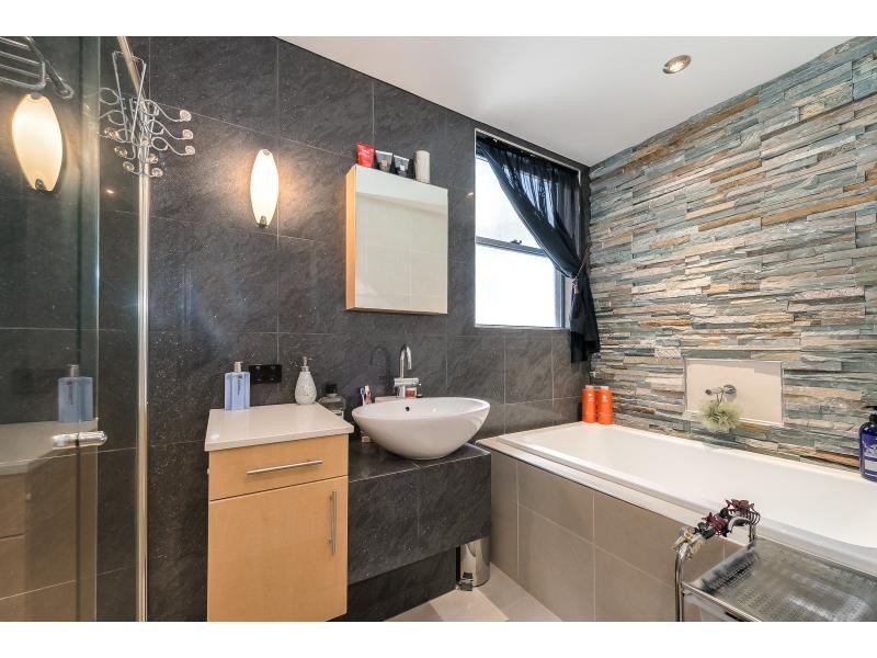 4/27-29 Madang Crescent, Runaway Bay QLD 4216