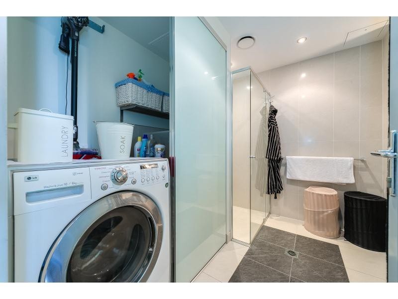 4/27-29 Madang Crescent, Runaway Bay QLD 4216