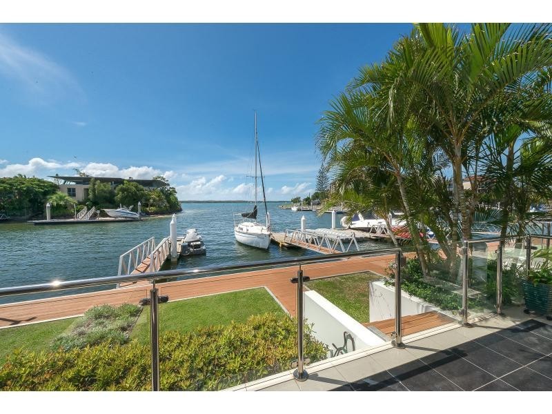 4/27-29 Madang Crescent, Runaway Bay QLD 4216