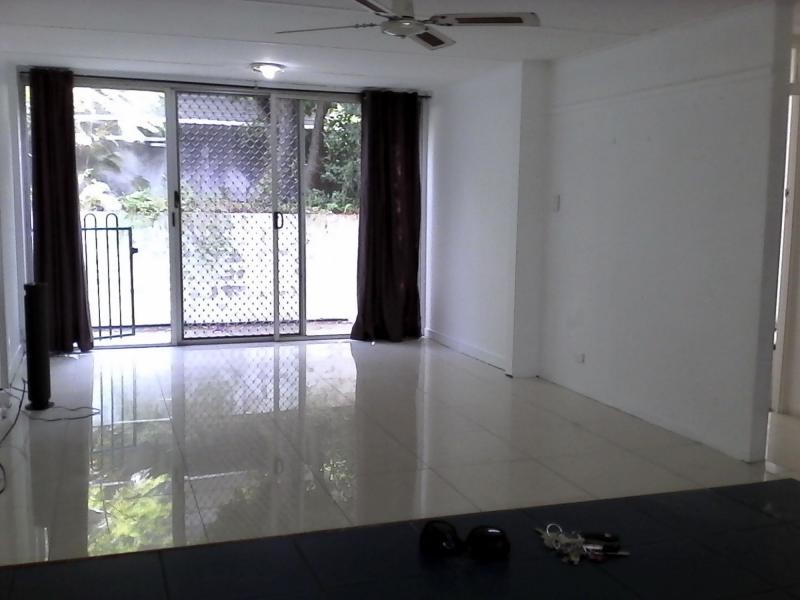 1/4 Marine Parade, Southport QLD 4215