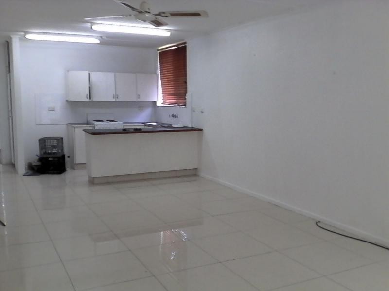 1/4 Marine Parade, Southport QLD 4215