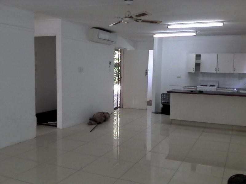 1/4 Marine Parade, Southport QLD 4215