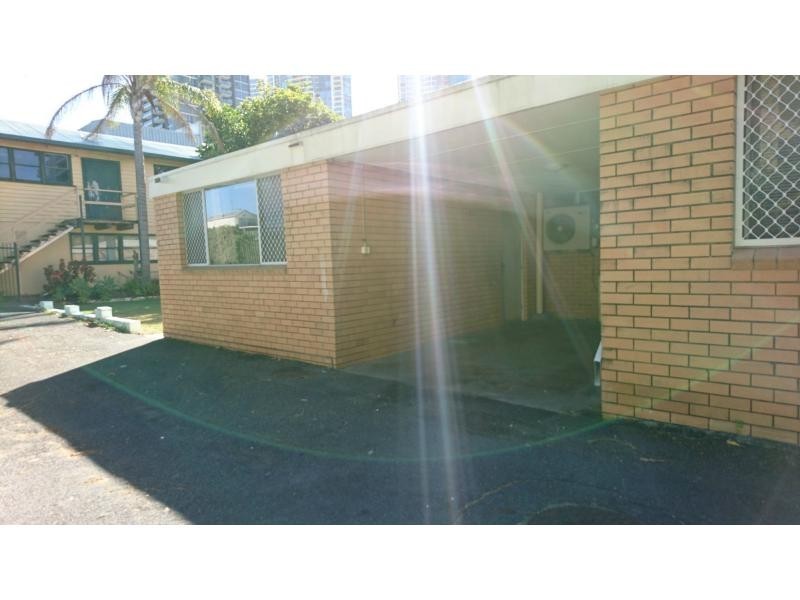 1/4 Marine Parade, Southport QLD 4215
