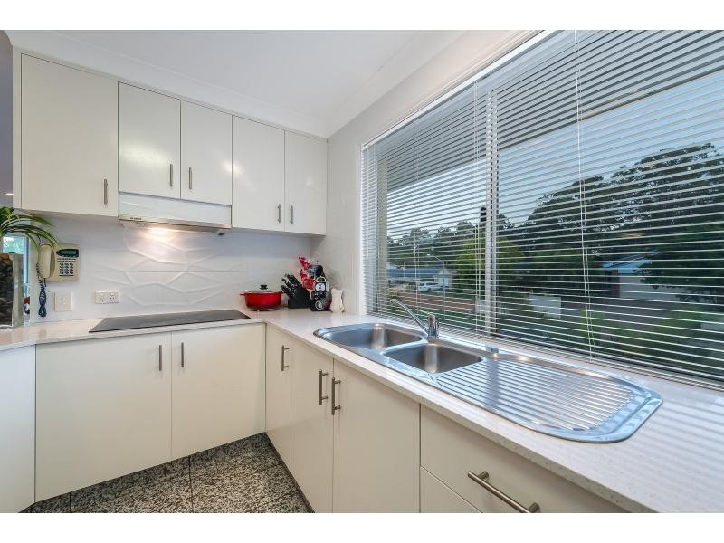 2 Camelot Crescent, Hollywell QLD 4216