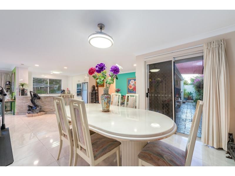 2 Camelot Crescent, Hollywell QLD 4216