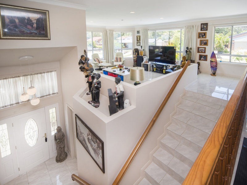 2 Camelot Crescent, Hollywell QLD 4216