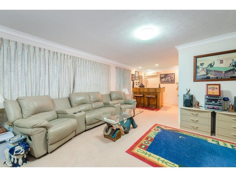 2 Camelot Crescent, Hollywell QLD 4216