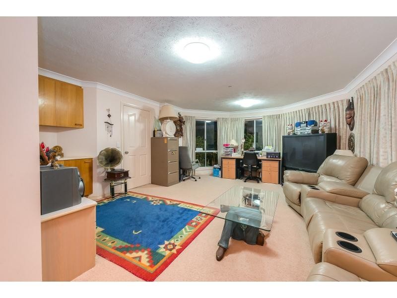 2 Camelot Crescent, Hollywell QLD 4216