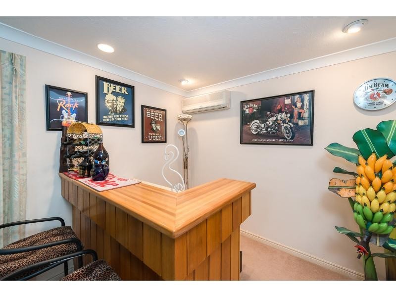 2 Camelot Crescent, Hollywell QLD 4216