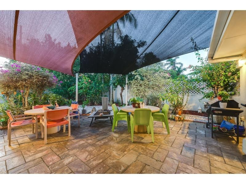 2 Camelot Crescent, Hollywell QLD 4216