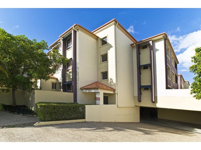 3/89 Bayview Street, Runaway Bay QLD 4216