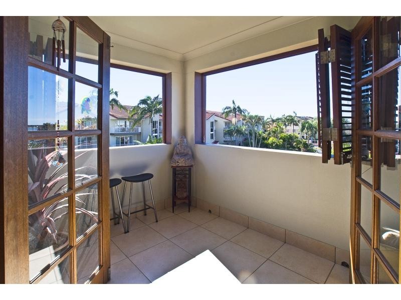 15/89 Bayview Street, Runaway Bay QLD 4216