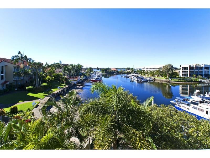 15/89 Bayview Street, Runaway Bay QLD 4216