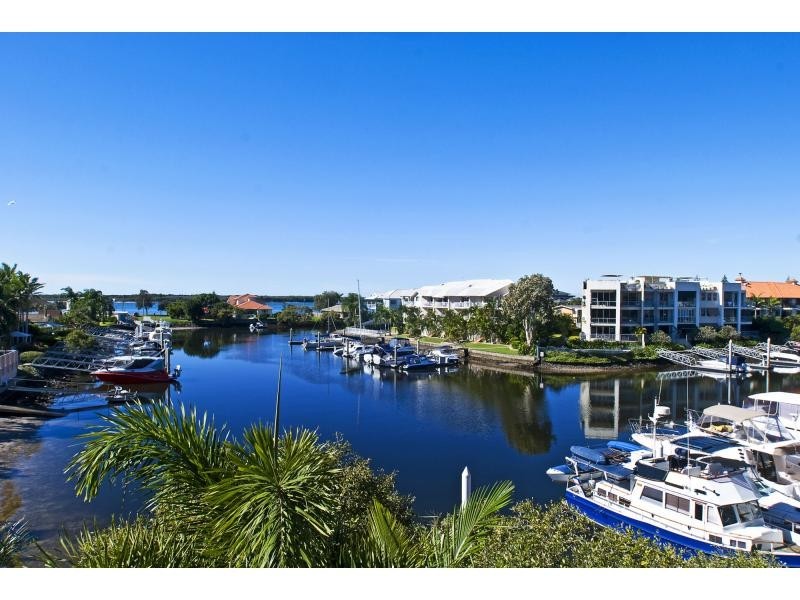 15/89 Bayview Street, Runaway Bay QLD 4216