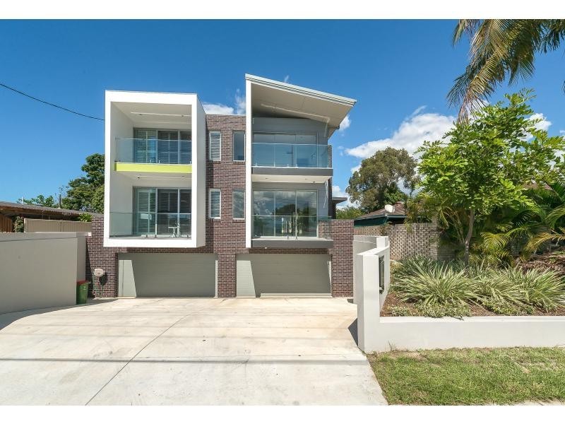 24 Drake Street, Paradise Point QLD 4216