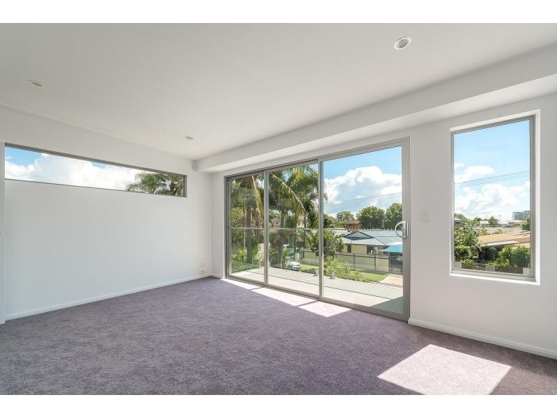 24 Drake Street, Paradise Point QLD 4216