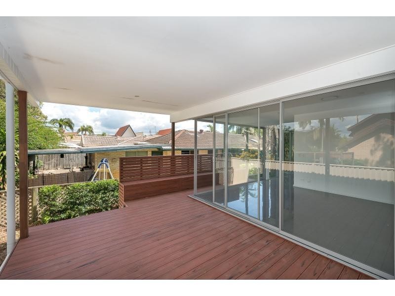 24 Drake Street, Paradise Point QLD 4216