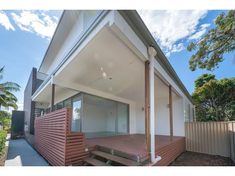 24 Drake Street, Paradise Point QLD 4216