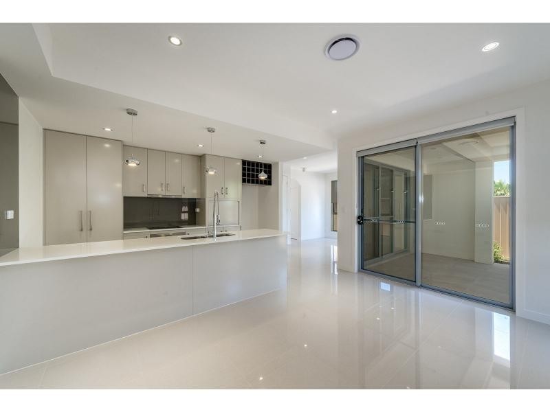 44 Blake Street, Southport QLD 4215