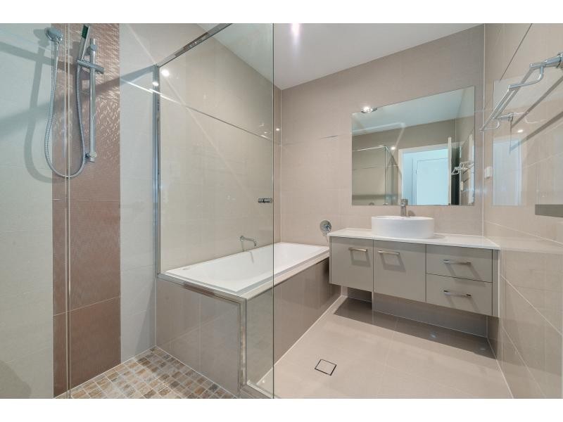 44 Blake Street, Southport QLD 4215