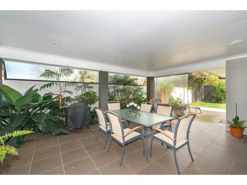 32 Jacaranda Avenue, Hollywell QLD 4216