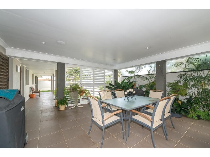 32 Jacaranda Avenue, Hollywell QLD 4216