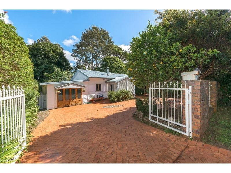 18 Monte Street, Tamborine Mountain QLD 4272