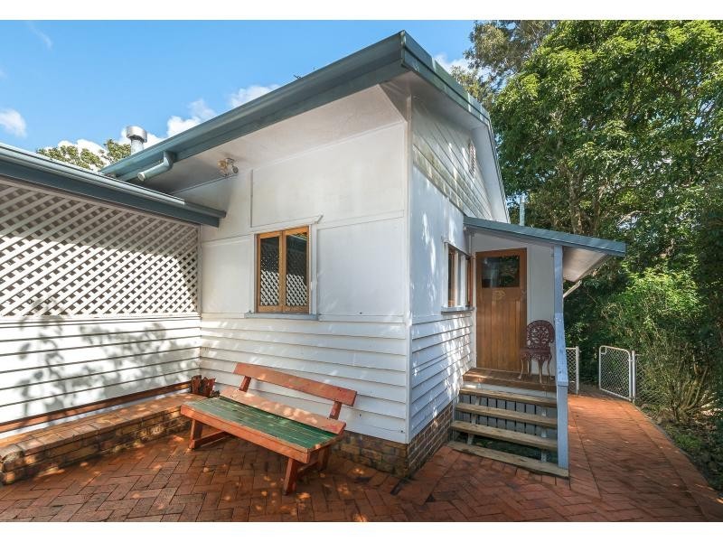 18 Monte Street, Tamborine Mountain QLD 4272