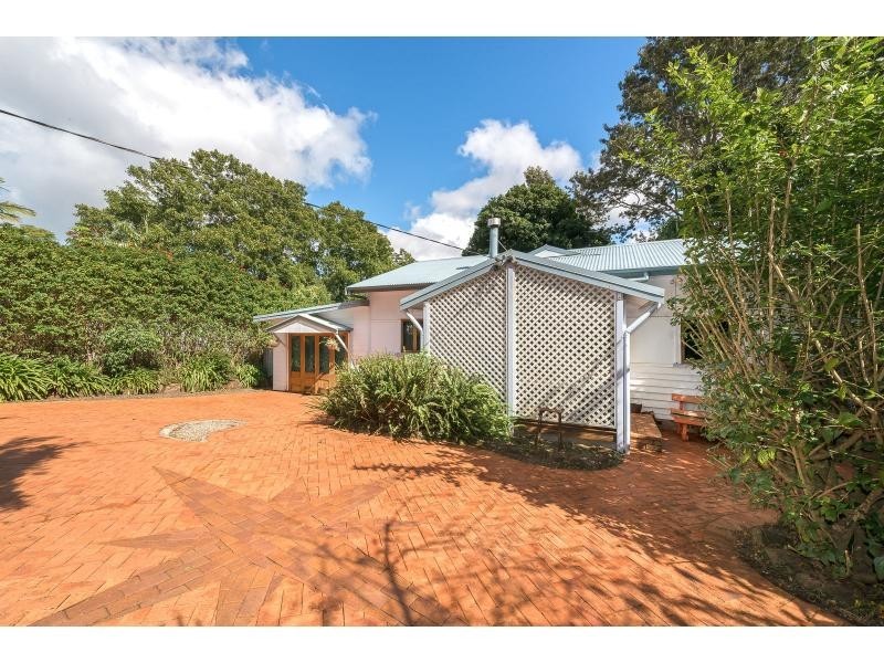 18 Monte Street, Tamborine Mountain QLD 4272
