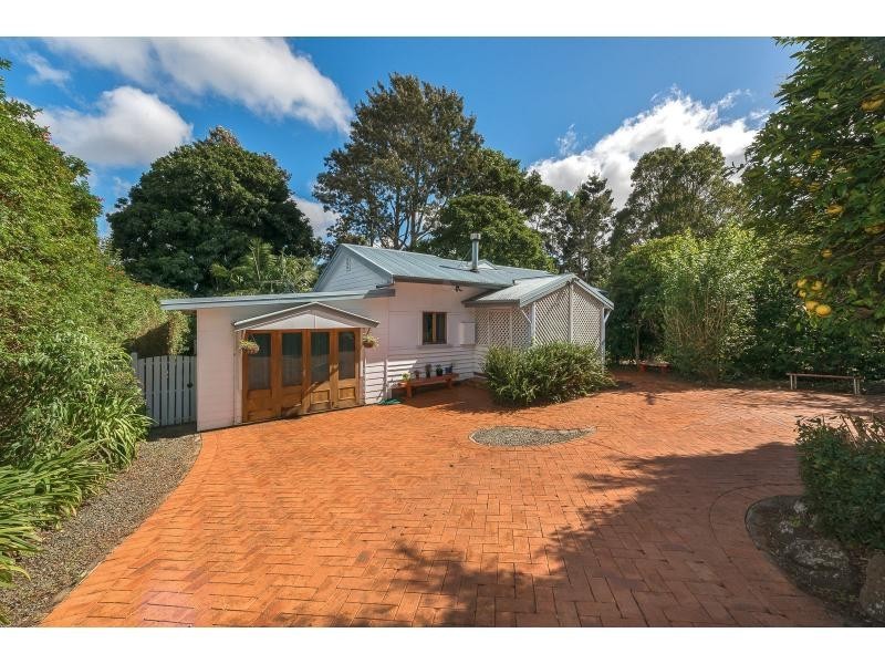 18 Monte Street, Tamborine Mountain QLD 4272