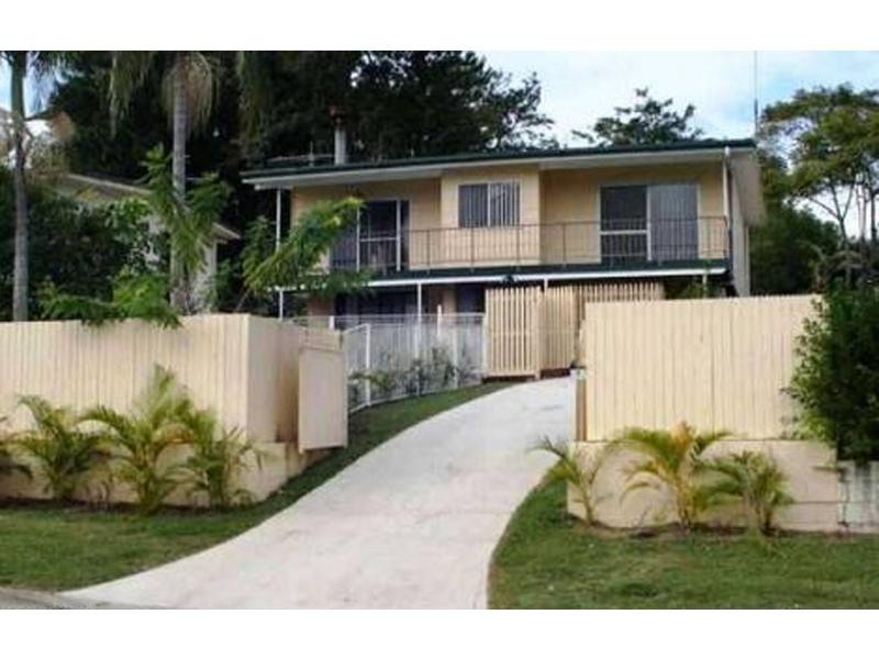 5 Rodlan Parade, Labrador QLD 4215