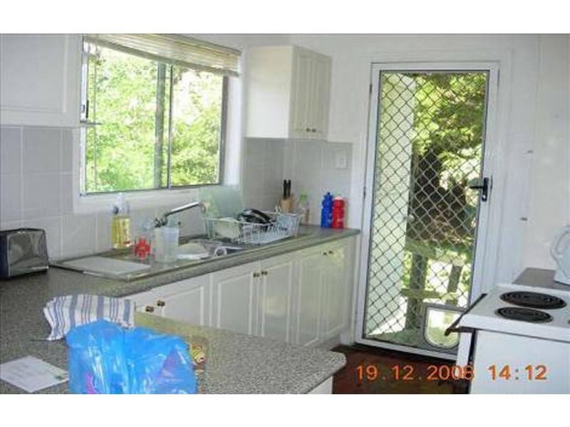 5 Rodlan Parade, Labrador QLD 4215