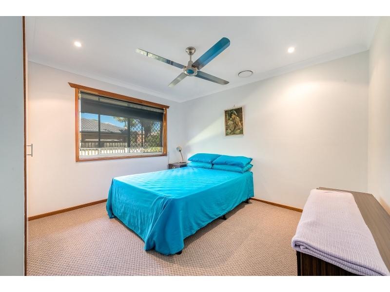 2/8 Jennifer Avenue, Runaway Bay QLD 4216