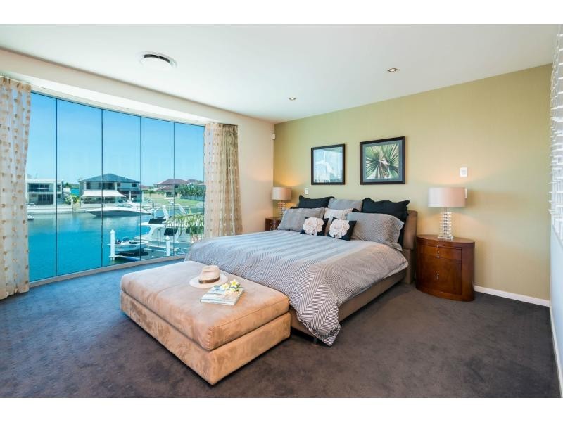 6 Kensington Mews, Sovereign Islands QLD 4216