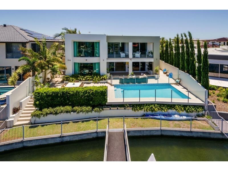 6 Kensington Mews, Sovereign Islands QLD 4216