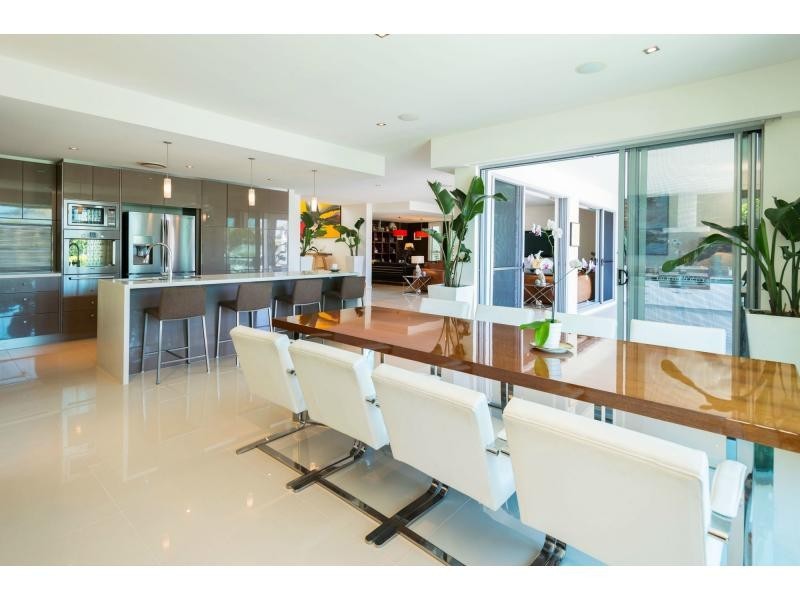 6 Kensington Mews, Sovereign Islands QLD 4216