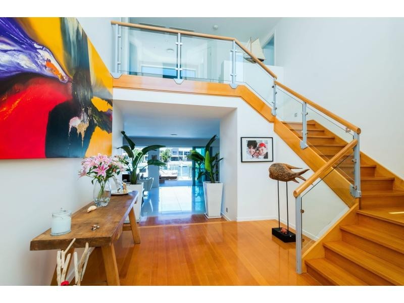 6 Kensington Mews, Sovereign Islands QLD 4216