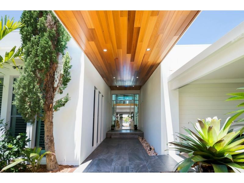 6 Kensington Mews, Sovereign Islands QLD 4216