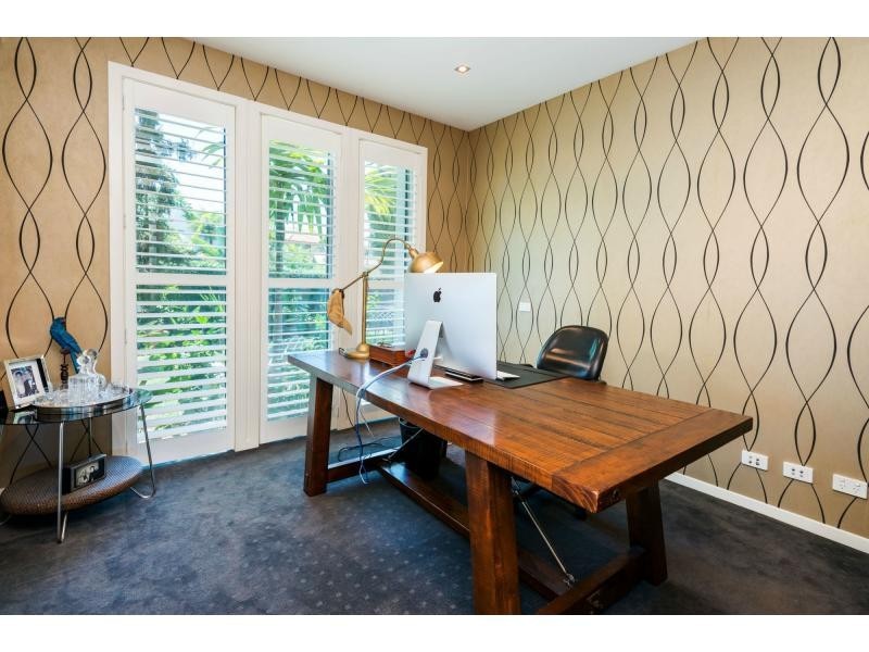 6 Kensington Mews, Sovereign Islands QLD 4216