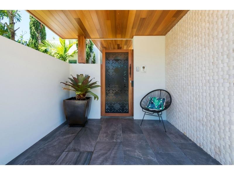 6 Kensington Mews, Sovereign Islands QLD 4216