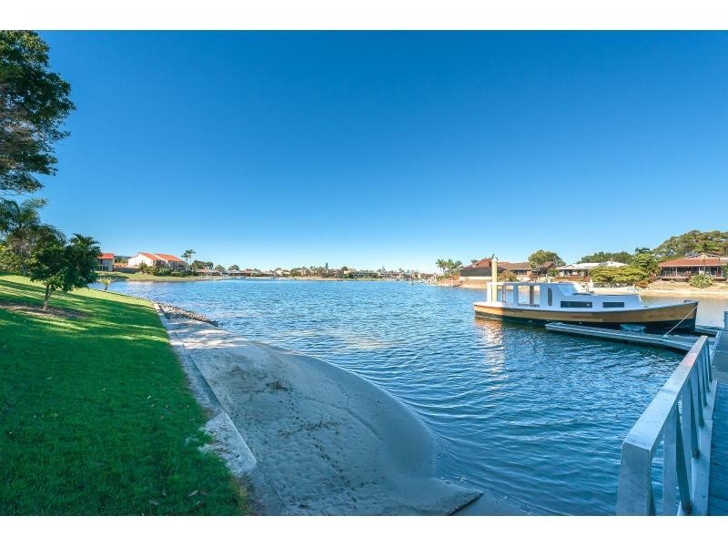 25/54 Hooker Boulevard, Mermaid Waters QLD 4218