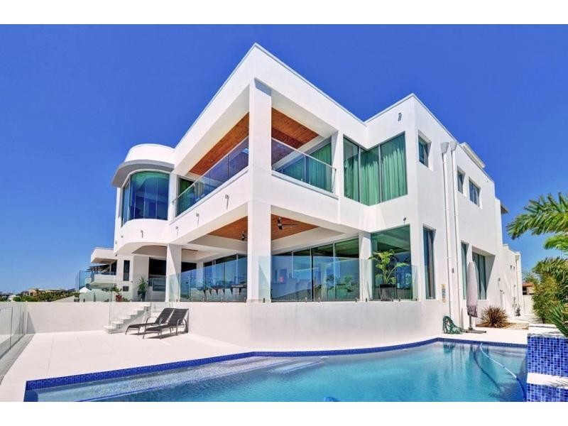 63 The Sovereign Mile, Sovereign Islands QLD 4216