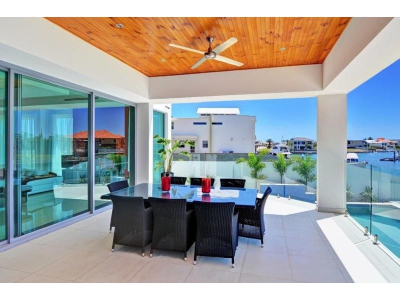 63 The Sovereign Mile, Sovereign Islands QLD 4216