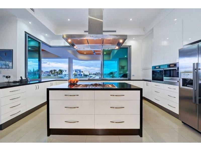 63 The Sovereign Mile, Sovereign Islands QLD 4216