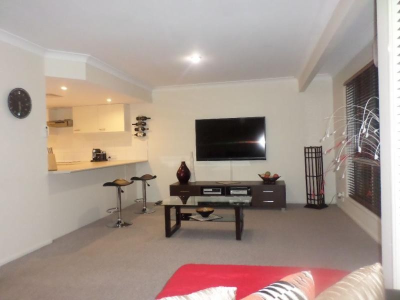 2004/6 Crestridge Crescent, Oxenford QLD 4210