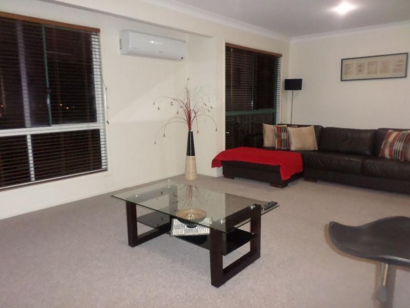 2004/6 Crestridge Crescent, Oxenford QLD 4210